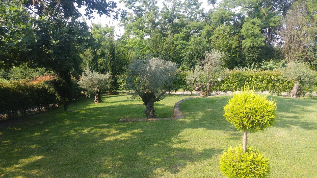 Agriturismo Parco Campofelice Bed & Breakfast Lombardore Bagian luar foto